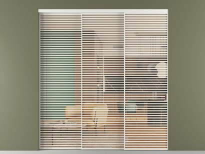 Алюминевая перегородка vn3_07_ Алюминий светло-серый Прозрачное оранжевое стекло, триплекс, 6мм. Цвет Алюминий светло-серый. Материал Алюминий в эмали. Коллекция Перегородка Formato внутри проёма телескопик синхро 2. Картинка.