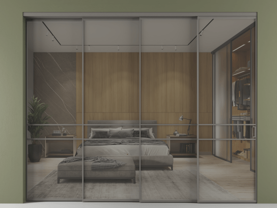 Алюминевая перегородка АЛПР 040.02_АКЛС_Stopsol Grey_new. Цвет Алюминий классический серый. Материал Алюминий в эмали. Коллекция Перегородка Формато внутри проёма 4 створки с синхронным механизмом. Картинка.